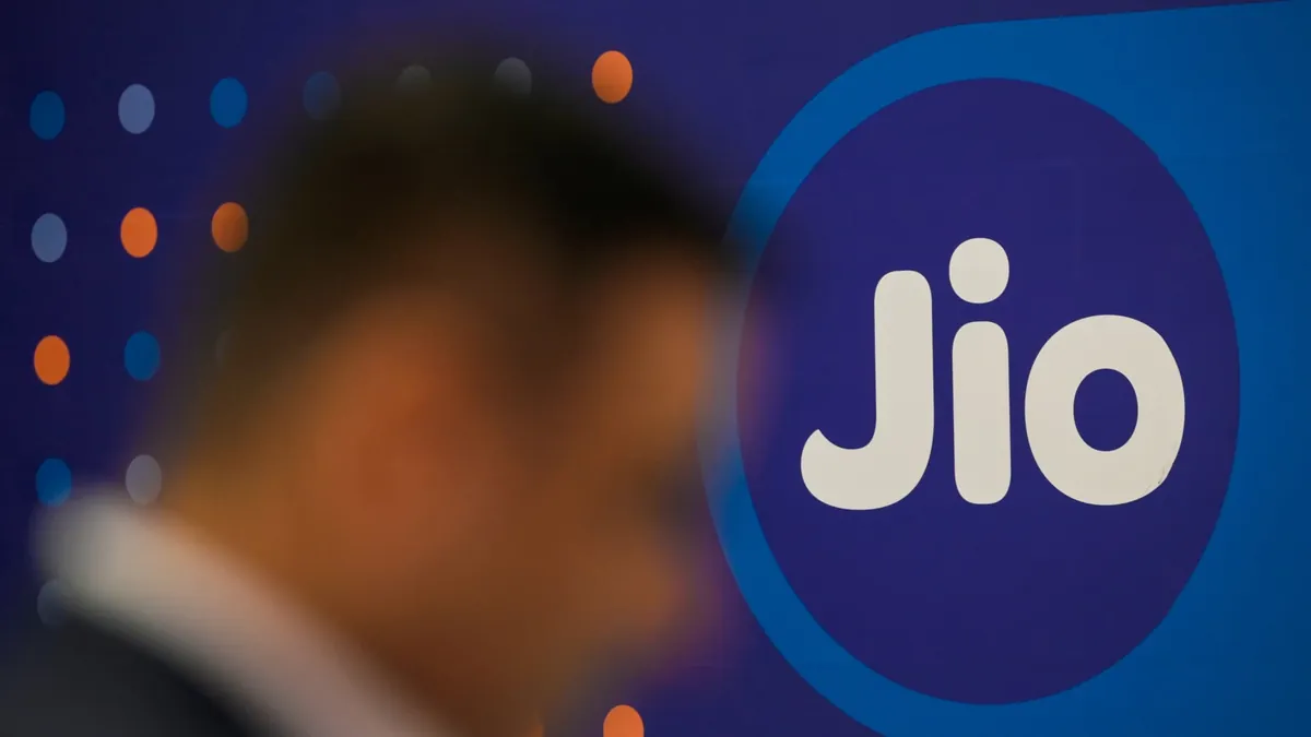 聯儲 10／29 加息概率約 17.2%、12／10 約 90.1%；Jio 錨定認購逾 854 億盧比；東山精密基石據報含 JPMorgan／阿里